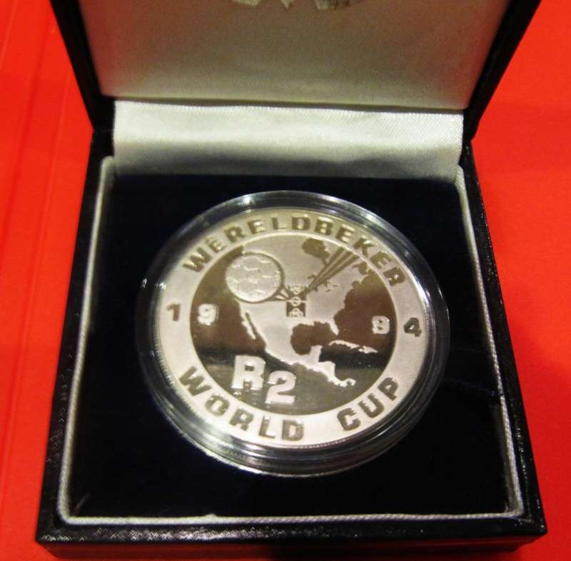 1994 Silver  R2 WORLD CUP SOCCER-1 OZ SILVER PROOF-IN BOX AS ISSUED!!