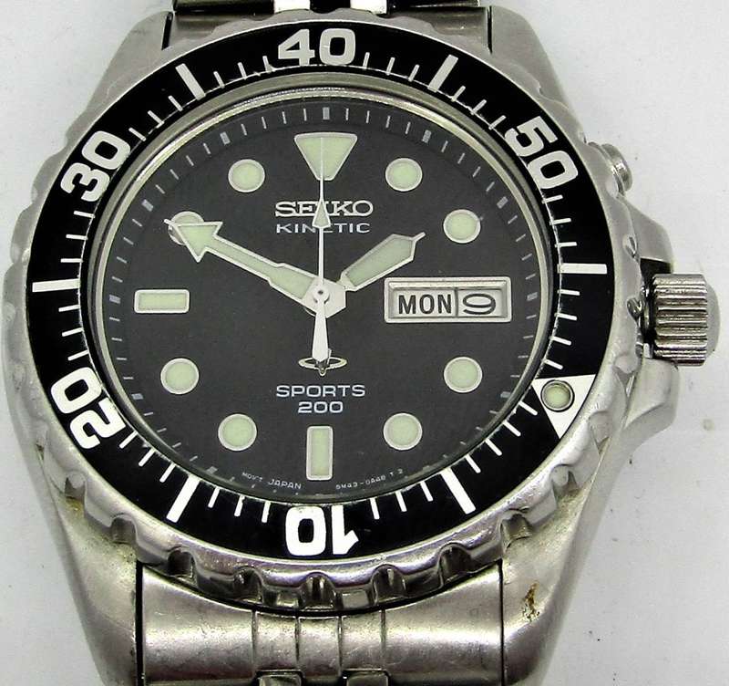 Seiko Kinetic Sports 200 Divers circa 1990-1995