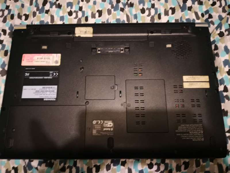 Toshiba TECRA R850-F42N