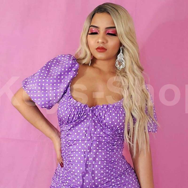 Long Blonde Curly Wavy Wigs Middle Part Ombre Blonde Natural Looking Long Thick Wavy Wig