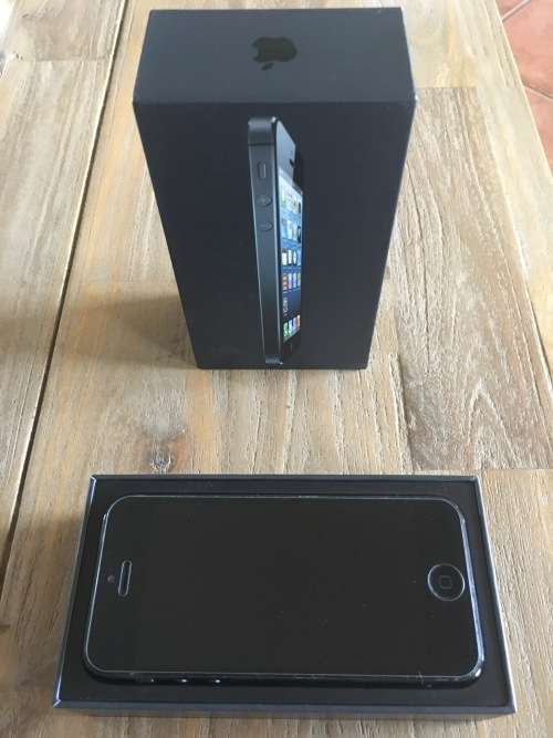 iPhone 5 64GB Excellent Condition!