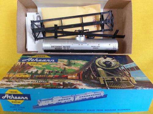 HO - Athearn No 1578 40' S/D Tank SP Diesel Fuel