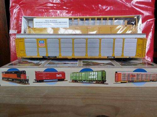HO - Walthers No 932-4808 89' Enclosed Auto Carrier - Union Pacific