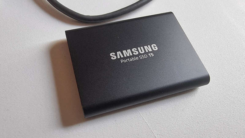 Samsung T5 Portable 1TB SSD - Black