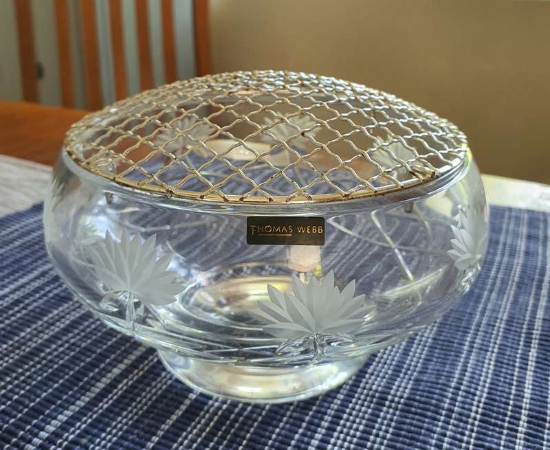 THOMAS WEBB Crystal centre piece / Vase/ Bowl