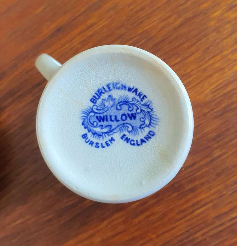 VINTAGE WILLOW PATTERN DEMITASSE COFFEE SET