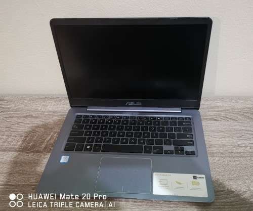 ***VERY SLIM ASUS i5 8th GEN QUAD-CORE// 8 GB RAM// 256GB SSD// 14 " FHD ULTRA BOOK
