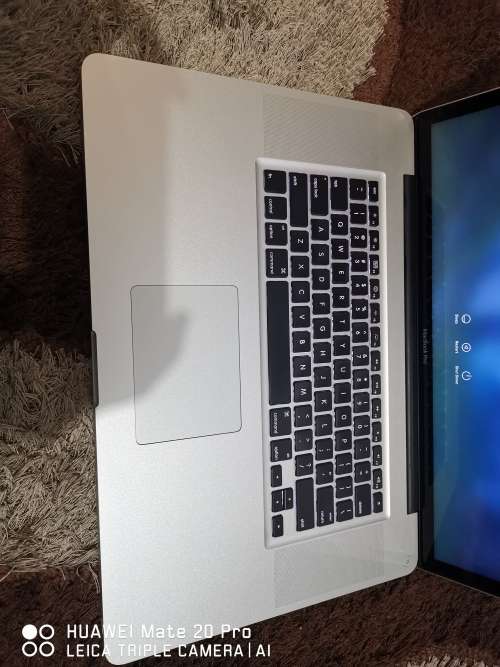 ***RARE MONSTER*** MACBOOK PRO 17" FHD+ Intel® Core i7 QUAD-CORE** RADEON GFX** 8GB RAM** 1000GB DRV