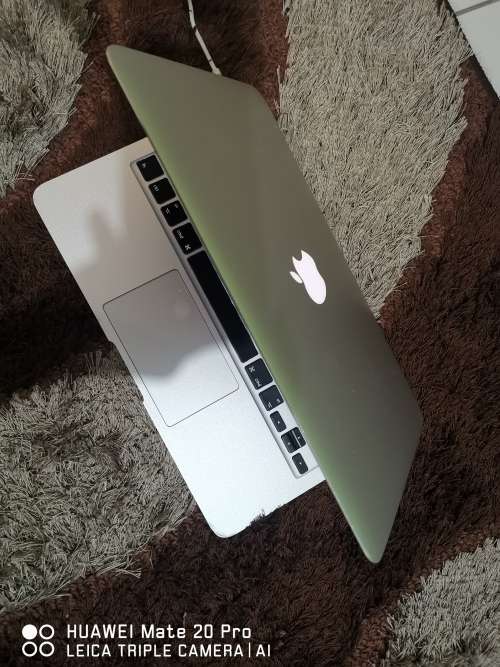 *** APPLE MACBOOK AIR 2014 Intel® Core i5** 1.5 GB GFX** 128 GB SSD** 4 GB RAM** ULTRABOOK