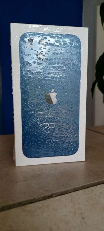 iPhone 13 256GB - Brand new sealed