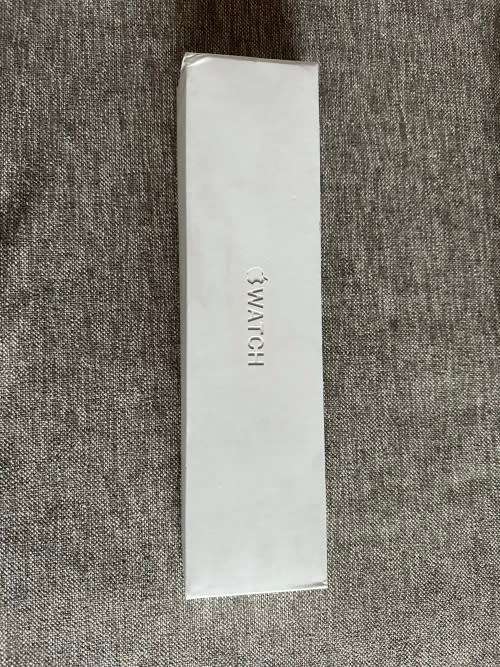 APPLE WATCH SERIES 7 45MM GPS STILL IN GOOD CONDITION