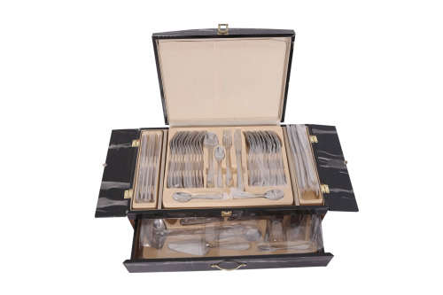 84 Piece Stainless Steel Cutlery Set And Wooden Case (Please Read)
