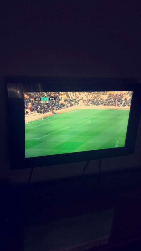 Samsung 32" HD ready LCD TV