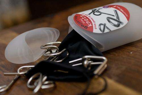 Steel Knots - (Go Games) - (Touch of Ginger / Yuppie Gadgets)