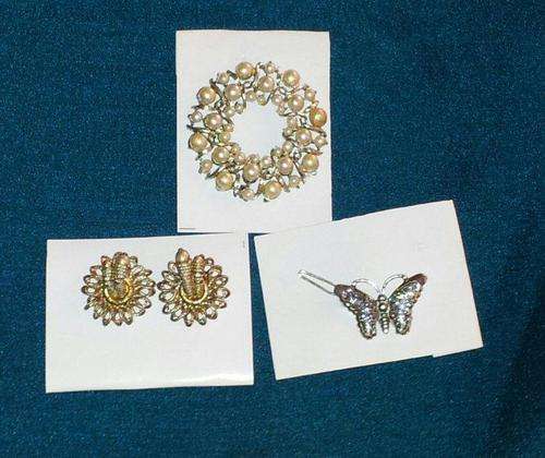 1940 Costume Jewelry   "Earing; Brouch and Hair Clip"