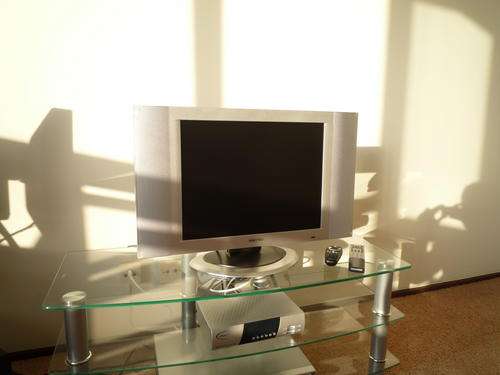 Sinotec 20 Inch LCD TV - Excellent condition - R1 No Reserve