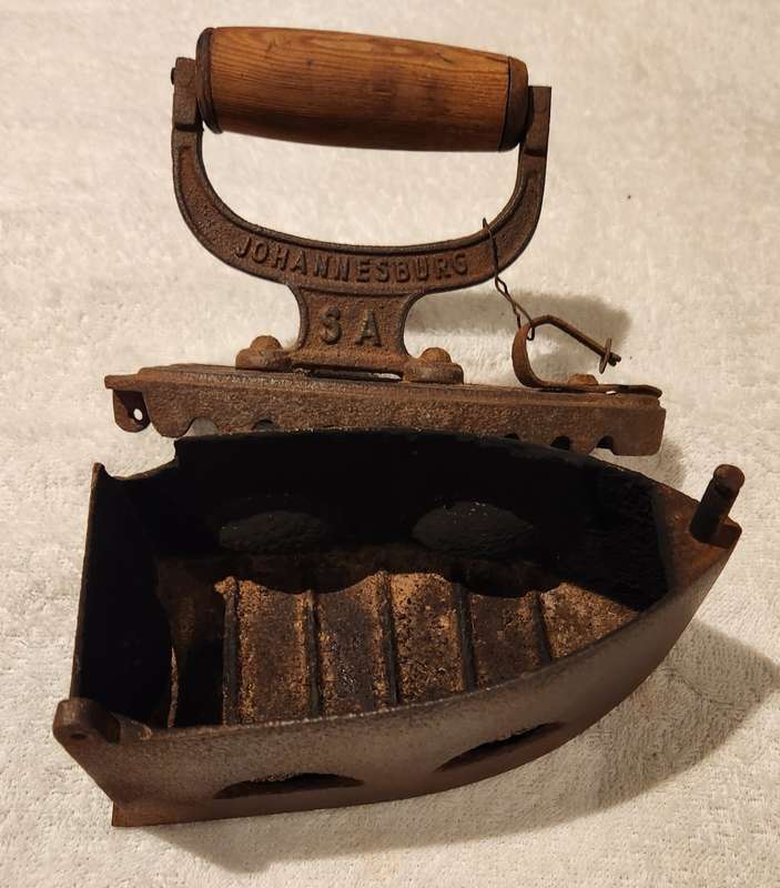 Antique Coal Iron - Phoenix Foundry Ltd Johannesburg - See pictures for condition
