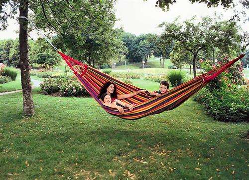 http://images.bidorbuy.co.za/user_images/485/1230485/1230485_120531222942_Comfortable_Cotton_Folding_Hammock.jpg