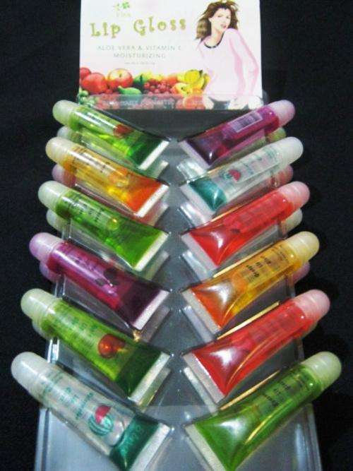 24 PACK LIP GLOSS   ALOE VERA & VITAMIN E MOISTURISING     10G ea