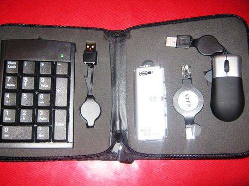 THE ULTIMATE USB KIT      ----4 PORT  HUB, MOUSE , NUM PAD  & RJ45 CABLE