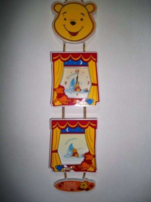 WINNIE THE POOH HANGING CLOCK WITH PHOTO FRAME