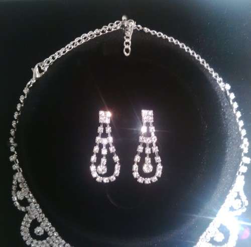 AMAZING RHINESTONE CHOKER AND EARRING SET / 1 SET AVAILABLE / EVENING WEAR / PARTY / WEDDING
