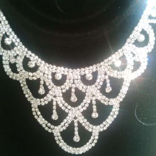 AMAZING RHINESTONE CHOKER AND EARRING SET / 1 SET AVAILABLE / EVENING WEAR / PARTY / WEDDING