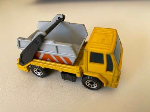 Ford Cargo Skip Truck 1986 (Matchbox)