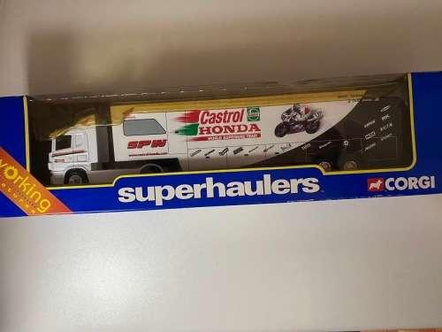 Castrol Honda Superbike Team - Scania Race Transporter 2001 (Corgi)