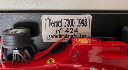 Michael Schumacher - Ferrari F300 1998 (Collectors Club limited edition slot car 1:32 - new)
