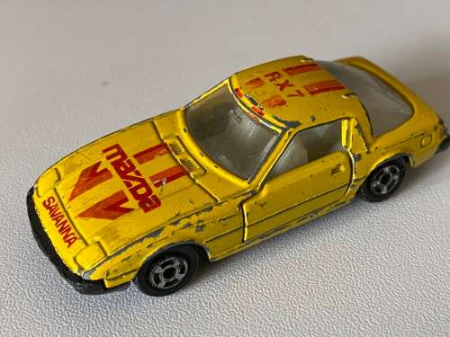 Mazda RX-7 (Yat Ming)