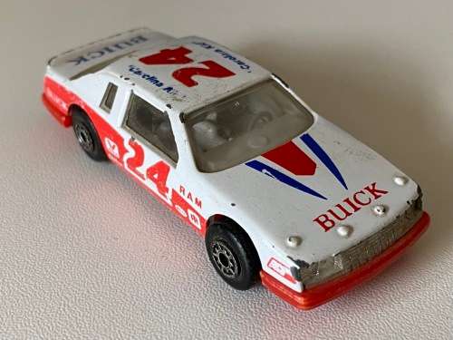 Buick LeSabre Nascar (1995 MC Toy 1:64)