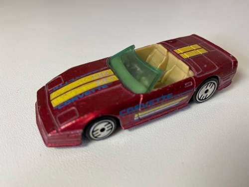 Corvette `83 Custom - 1988 (Hot Wheels)