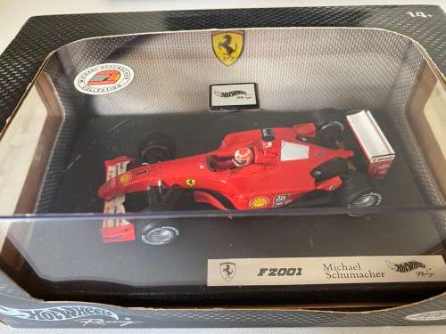 Michael Schumacher - Ferrari 2001 (Hotwheels 1:43)