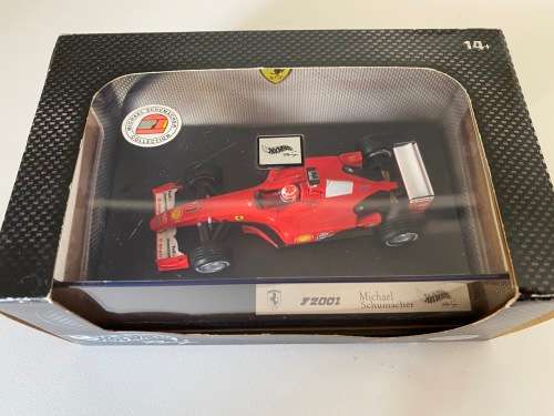 Michael Schumacher - Ferrari 2001 (Hotwheels 1:43)