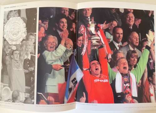 The Photographic History of Manchester United - The Unseen Archives [hardcover]
