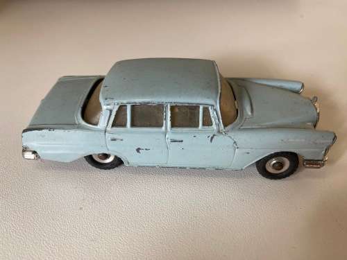 Mercedes Benz 220 SE no.186 (Dinky - Made in England)