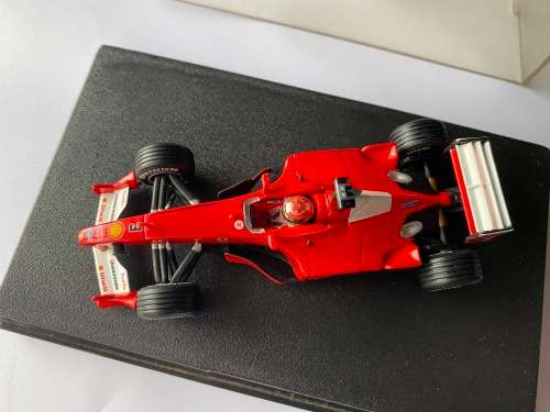 Michael Schumacher - Ferrari F1 2000 World Champion (Hotwheels 1:43)