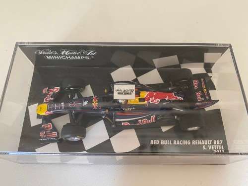 Red Bull F1 - Sebastian Vettel 2011 World Champion (Minichamps 1:43)