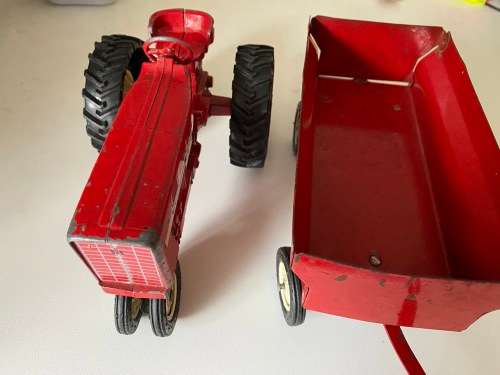 Vintage Diecast Tractor [plus Trailer] (Ertl no.415 - made in USA 1:16)