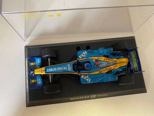Fernando Alonso - F1 World Champion Renault 2005 (Scalextric 1:32 slot car - new)