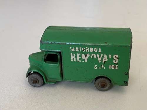 Vintage 1956 Removals Van no.17  (Rare Lesney Matchbox - Made in England)