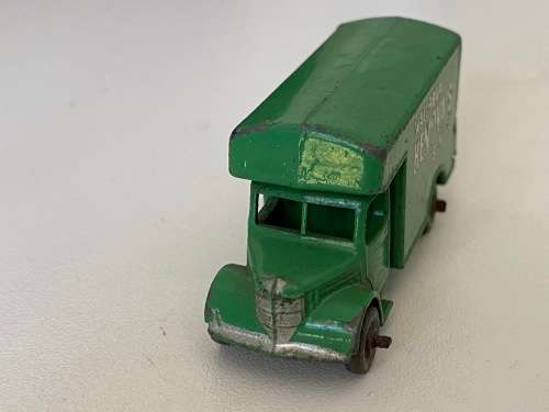 Vintage 1956 Removals Van no.17  (Rare Lesney Matchbox - Made in England)