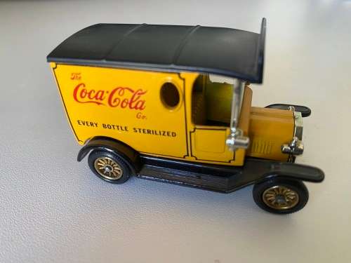 Coca-Cola Ford Model-T D66 (Lledo, Days Gone By, with box +/-1:43 - Made in England)