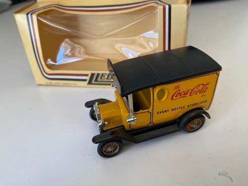 Coca-Cola Ford Model-T D66 (Lledo, Days Gone By, with box +/-1:43 - Made in England)