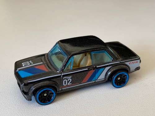 BMW 2002 (Hot Wheels 2011 1:64)