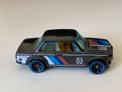 BMW 2002 (Hot Wheels 2011 1:64)