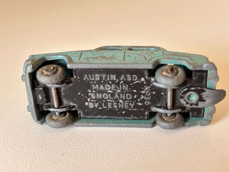 Vintage Austin A50 no.36 (1957-1960 Lesney Matchbox +/-1:64 - Made in England)