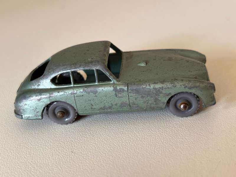 Aston Martin DB2 no.53 (Rare 1958 Lesney Matchbox +/-1:64 - Made in England)