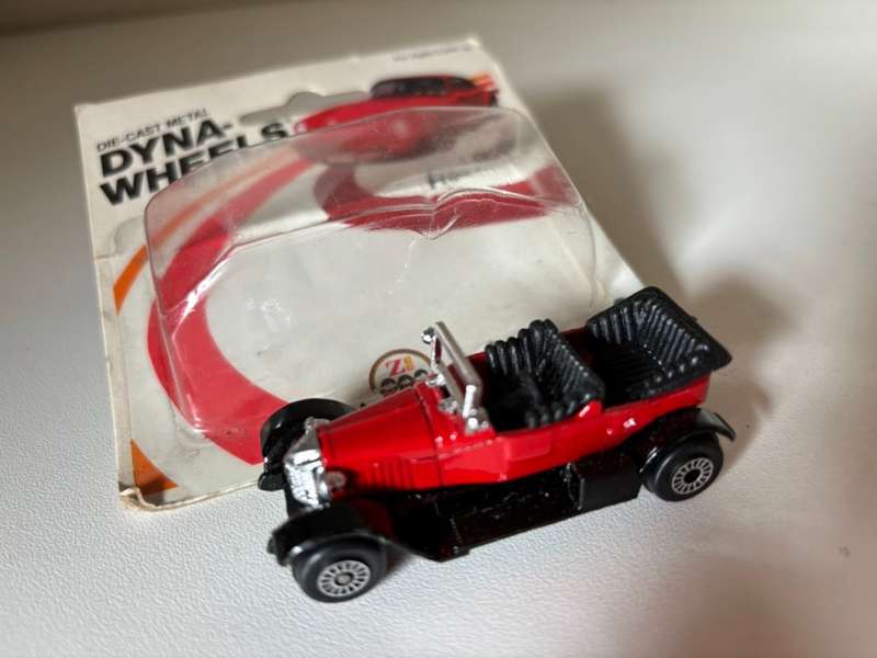 Classic Renault (Dyna-Wheels +/-1:64)